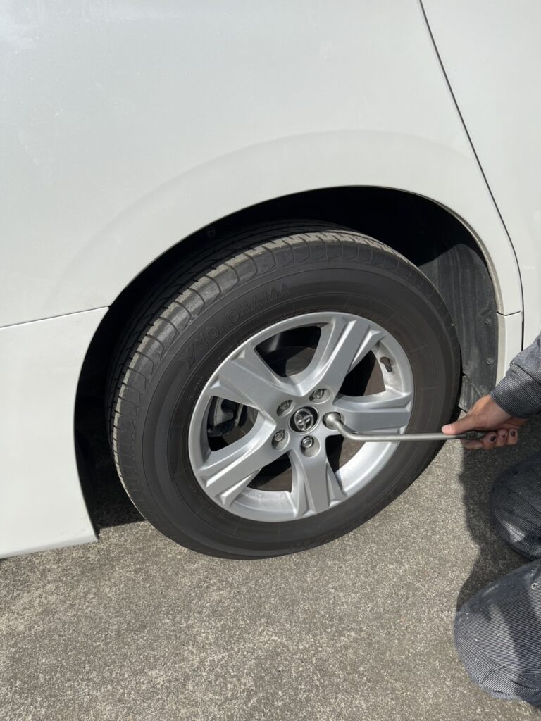 ハブナットを緩める